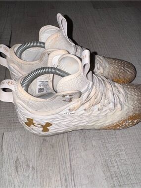 Under Armour Spotlight Clone MC Football Cleats Mens Size 7.5 - 3026343-100